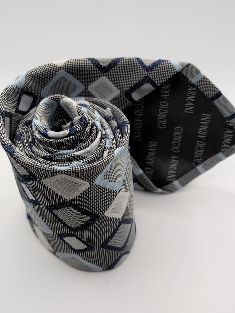 Giorgio Armani Men's Necktie Silk Blue Gray Geometric Tie Italy 62